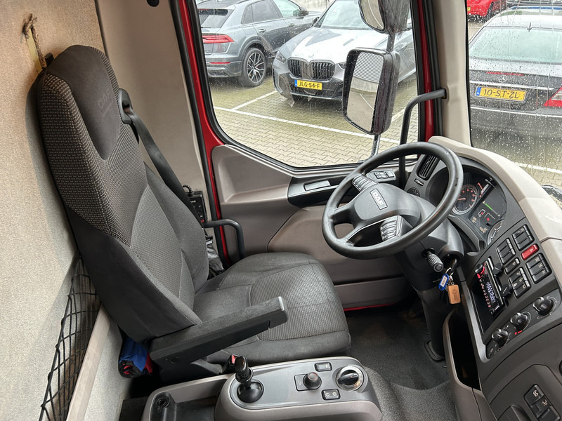 DAF LF 210 FA / 12 Ton / 450 dkm / Tacho V2 / Box / Laadklep / APK TUV 09-26 - Dobozos felépítményű teherautó: 3 kép. DAF LF 210 FA / 12 Ton / 450 dkm / Tacho V2 / Box / Laadklep / APK TUV 09-26 - Dobozos felépítményű teherautó: 3 kép.