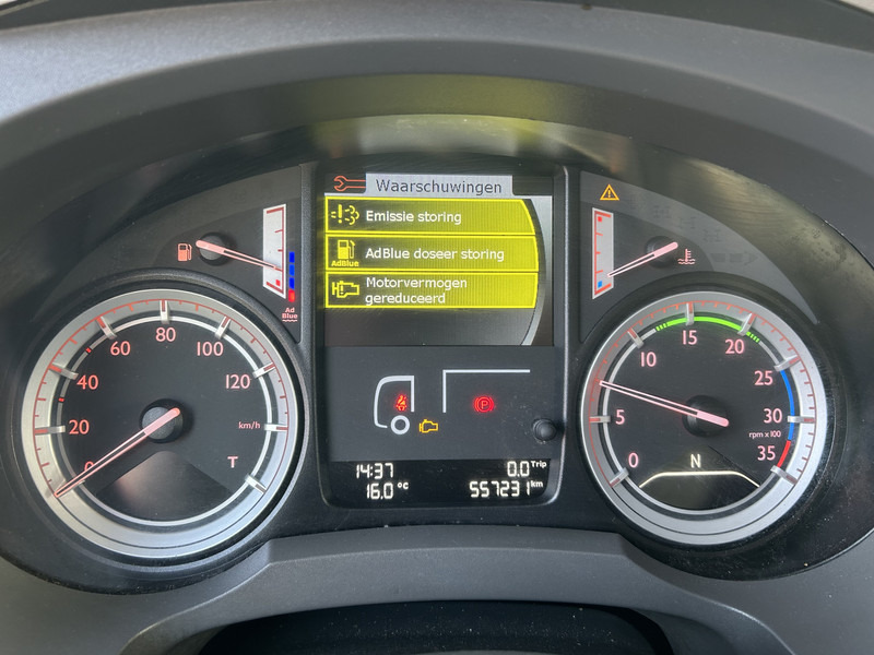 DAF LF 210 FA / 12 Ton / 557 dlm / Curtainside / Loadlift / APK TUV 05-26 - Ponyvás teherautó: 4 kép. DAF LF 210 FA / 12 Ton / 557 dlm / Curtainside / Loadlift / APK TUV 05-26 - Ponyvás teherautó: 4 kép.