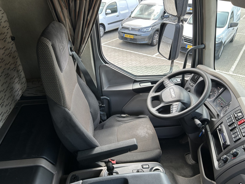 DAF LF 310 FA / Effer 175.2/3s Crane / 728 dkm / Flat Bed / APK TUV 10-25 - Darus autó: 3 kép. DAF LF 310 FA / Effer 175.2/3s Crane / 728 dkm / Flat Bed / APK TUV 10-25 - Darus autó: 3 kép.