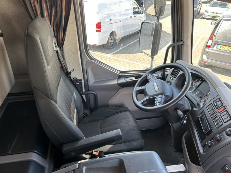 DAF LF 320 FA / Effer 175.2/c3s Crane / 363 dkm / Plateau / APK TUV 08-25 - Darus autó: 3 kép. DAF LF 320 FA / Effer 175.2/c3s Crane / 363 dkm / Plateau / APK TUV 08-25 - Darus autó: 3 kép.
