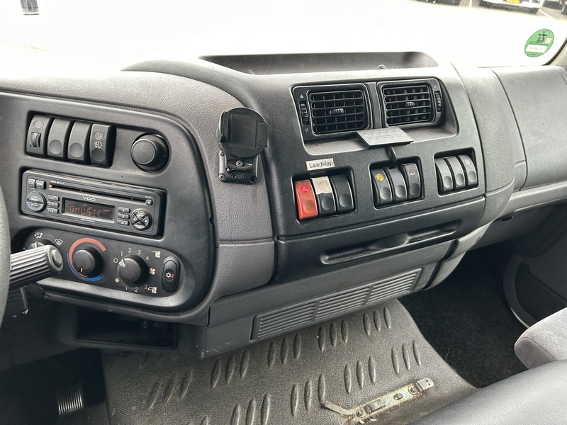 DAF LF55 220 Euro 4 / 12 Ton / 673 dkm / Box / Loadlift / APK TUV 01-26 - Dobozos felépítményű teherautó: 5 kép. DAF LF55 220 Euro 4 / 12 Ton / 673 dkm / Box / Loadlift / APK TUV 01-26 - Dobozos felépítményű teherautó: 5 kép.