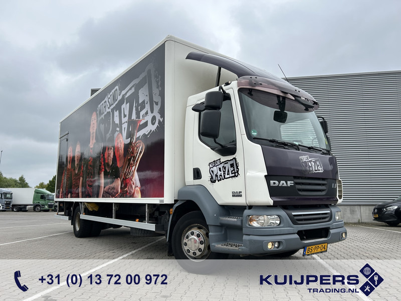 DAF LF55 220 Euro 4 / 12 Ton / 673 dkm / Box / Loadlift / APK TUV 01-26 - Dobozos felépítményű teherautó: 1 kép. DAF LF55 220 Euro 4 / 12 Ton / 673 dkm / Box / Loadlift / APK TUV 01-26 - Dobozos felépítményű teherautó: 1 kép.
