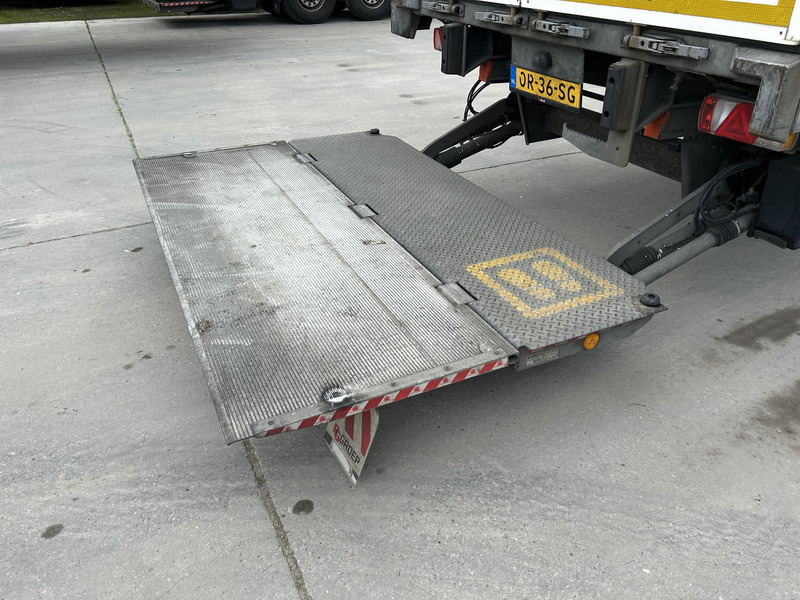 Fruehauf CNP 03 / Box / Laadklep / SAF Schijf - Félpótkocsi dobozos: 5 kép. Fruehauf CNP 03 / Box / Laadklep / SAF Schijf - Félpótkocsi dobozos: 5 kép.