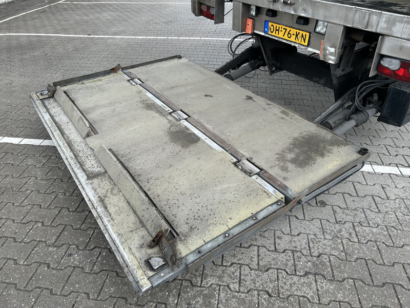 H.T.F HZO 39 / Heiwo / Isolated Box / Steer + Lift Axle / Loadlift 2500 kg - Félpótkocsi dobozos: 5 kép. H.T.F HZO 39 / Heiwo / Isolated Box / Steer + Lift Axle / Loadlift 2500 kg - Félpótkocsi dobozos: 5 kép.