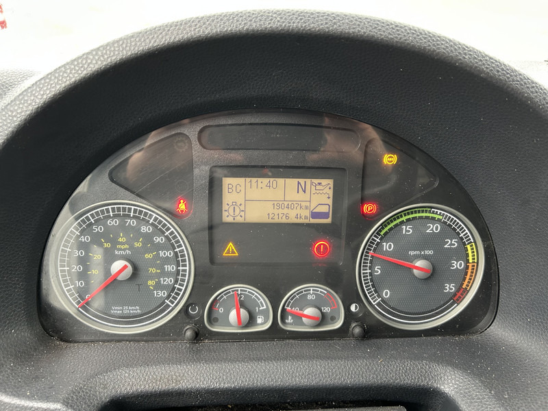 Iveco EuroCargo 180 / Motor Problem / Blad - Blad / Manual / Box / Loadlift - Dobozos felépítményű teherautó: 4 kép. Iveco EuroCargo 180 / Motor Problem / Blad - Blad / Manual / Box / Loadlift - Dobozos felépítményű teherautó: 4 kép.