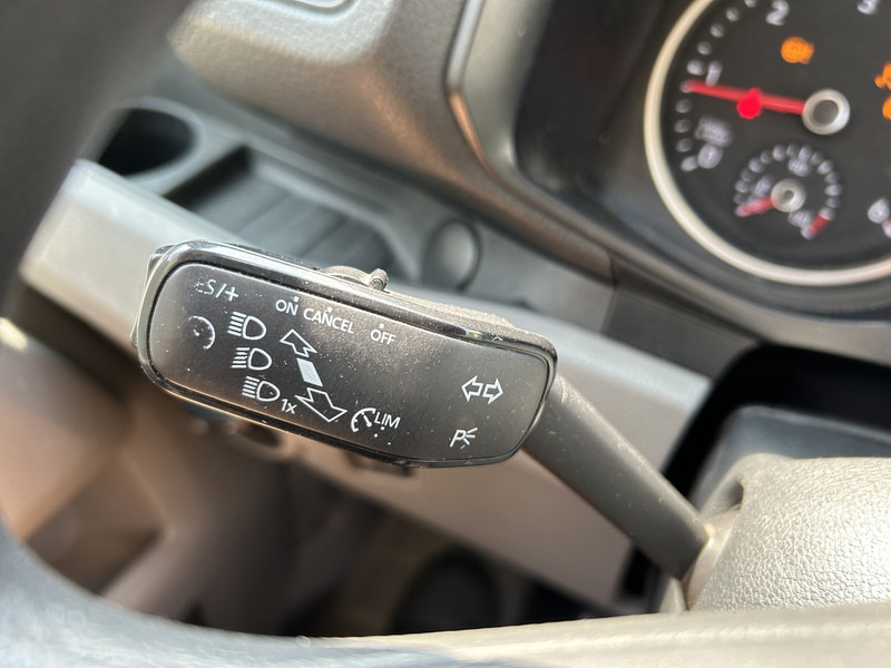 MAN TGE 3.180 2.0 Euro 6 / Box / 420 dkm / Loadlift / Cruise / NL Van - Dobozos kisteherautó: 5 kép. MAN TGE 3.180 2.0 Euro 6 / Box / 420 dkm / Loadlift / Cruise / NL Van - Dobozos kisteherautó: 5 kép.