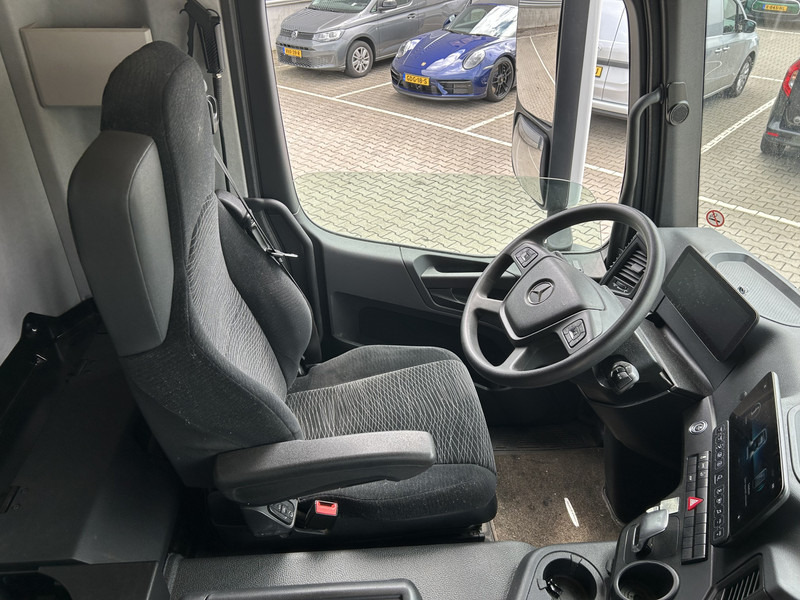 Mercedes-Benz Actros 2124 / Carrier Supra 850 -30 gr / Koeler / Laadklep / APK 03-26 - Hűtős teherautó: 3 kép. Mercedes-Benz Actros 2124 / Carrier Supra 850 -30 gr / Koeler / Laadklep / APK 03-26 - Hűtős teherautó: 3 kép.