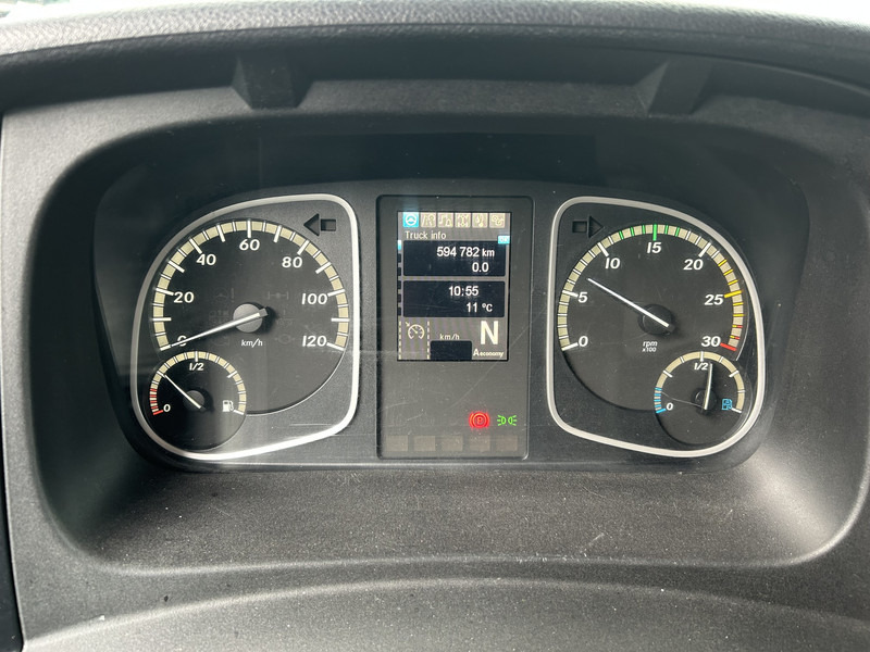 Mercedes-Benz Atego 1018 / 594 dkm / Box 6.3 mtr / Loadlift / APK TUV 04-26 - Dobozos felépítményű teherautó: 4 kép. Mercedes-Benz Atego 1018 / 594 dkm / Box 6.3 mtr / Loadlift / APK TUV 04-26 - Dobozos felépítményű teherautó: 4 kép.