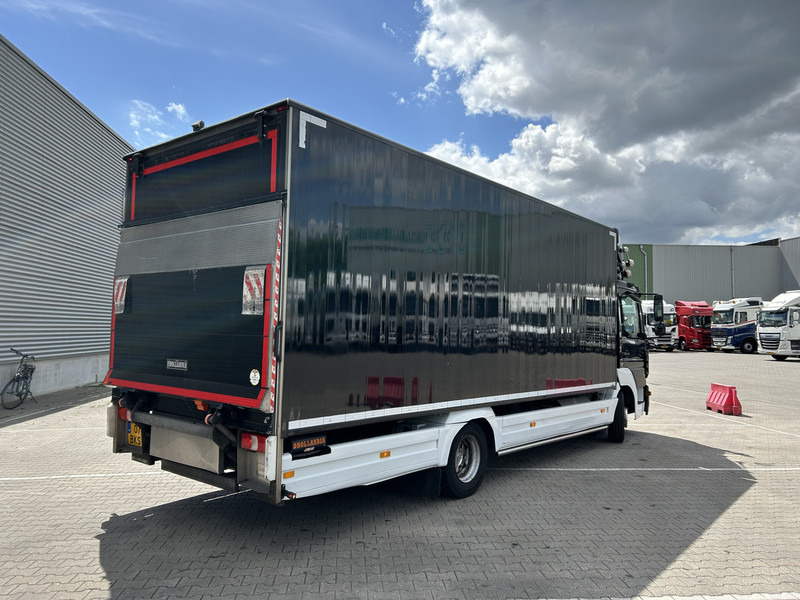 Mercedes-Benz Atego 818 / 8 Ton / 676 dkm / Box / Laadklep / APK TUV 03-26 - Dobozos felépítményű teherautó: 2 kép. Mercedes-Benz Atego 818 / 8 Ton / 676 dkm / Box / Laadklep / APK TUV 03-26 - Dobozos felépítményű teherautó: 2 kép.