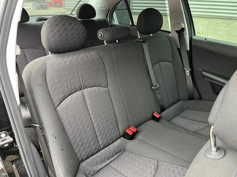 Mercedes-Benz E-Klasse / Limousine / 240 Avantgarde / 4-Matic / 8-pers / APK/TUV 09-2026 / - Szedán: 5 kép. Mercedes-Benz E-Klasse / Limousine / 240 Avantgarde / 4-Matic / 8-pers / APK/TUV 09-2026 / - Szedán: 5 kép.