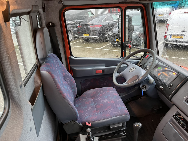 Mercedes-Benz Vario 612 D / Car - Machine Transporter 570 cm / Winch / Ramps / NL Truck - Autószállító teherautó: 4 kép. Mercedes-Benz Vario 612 D / Car - Machine Transporter 570 cm / Winch / Ramps / NL Truck - Autószállító teherautó: 4 kép.