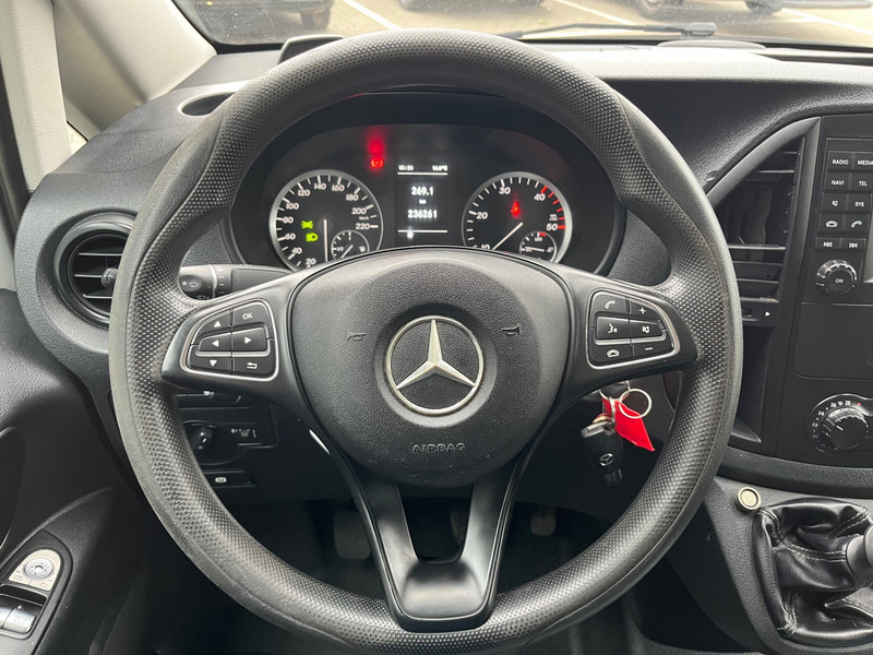 Mercedes-Benz Vito 111 CDI Lang / Business Professional Plus / / Imperial / Towbar / APK-TUV 11-25 - Kis furgon: 5 kép. Mercedes-Benz Vito 111 CDI Lang / Business Professional Plus / / Imperial / Towbar / APK-TUV 11-25 - Kis furgon: 5 kép.