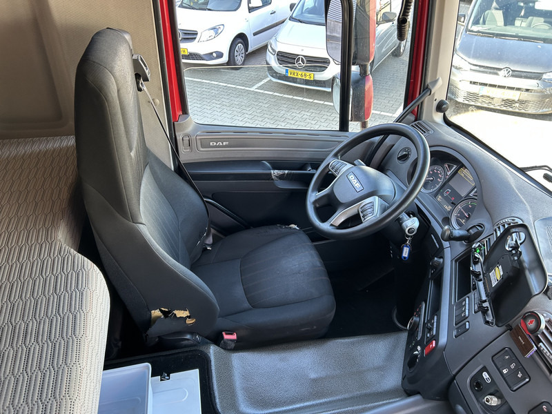 DAF CF 410 FT Space Cab / 678 dkm / Smart Tacho V2 / APK TUV 11-25 - Nyergesvontató: 3 kép. DAF CF 410 FT Space Cab / 678 dkm / Smart Tacho V2 / APK TUV 11-25 - Nyergesvontató: 3 kép.