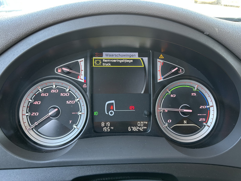 DAF CF 410 FT Space Cab / 678 dkm / Smart Tacho V2 / APK TUV 11-25 - Nyergesvontató: 4 kép. DAF CF 410 FT Space Cab / 678 dkm / Smart Tacho V2 / APK TUV 11-25 - Nyergesvontató: 4 kép.