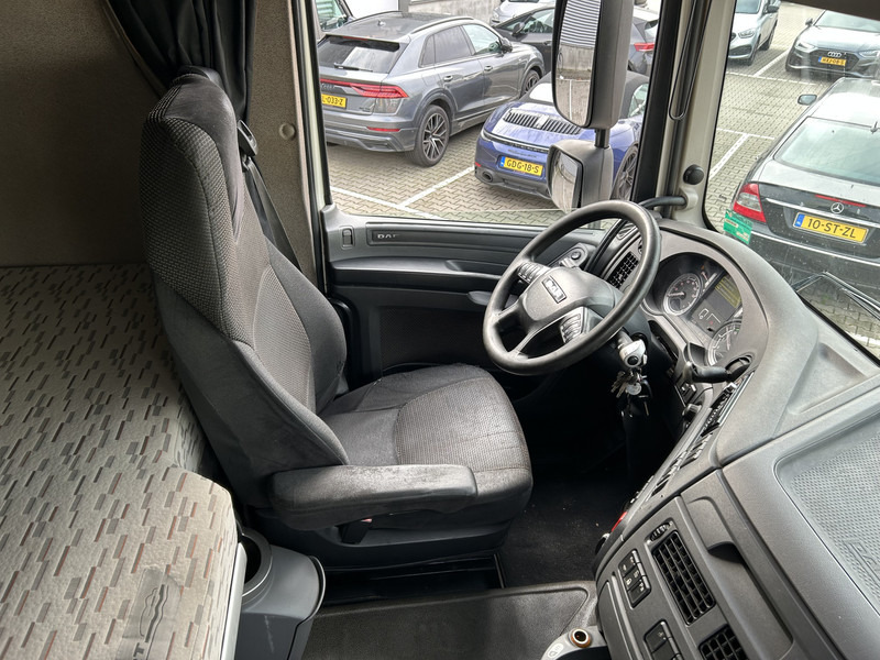 DAF XF 440 FT SC / Smart Tacho V2 / 2 Tanks / Stand Klima / APK TUV 01-26 - Nyergesvontató: 3 kép. DAF XF 440 FT SC / Smart Tacho V2 / 2 Tanks / Stand Klima / APK TUV 01-26 - Nyergesvontató: 3 kép.