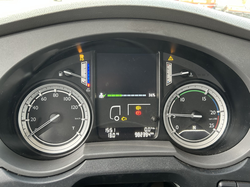 DAF XF 440 FT SC / Smart Tacho V2 / 2 Tanks / Stand Klima - Nyergesvontató: 4 kép. DAF XF 440 FT SC / Smart Tacho V2 / 2 Tanks / Stand Klima - Nyergesvontató: 4 kép.