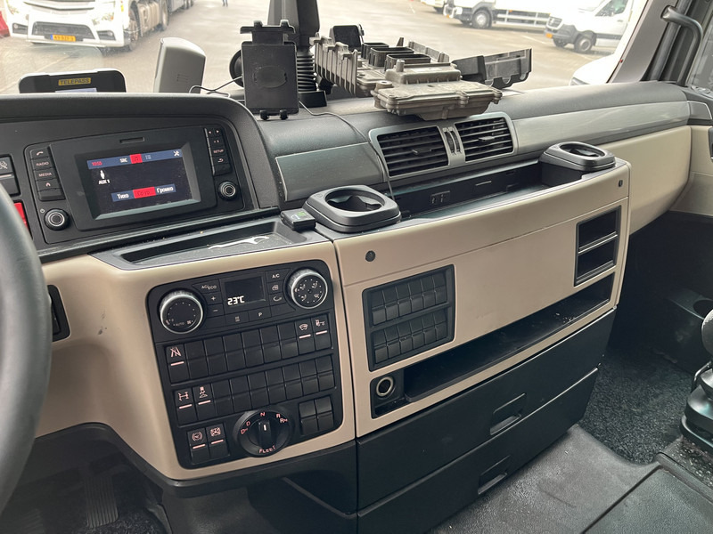 MAN TGX 18.460 XXL / Motor Defect -> Not Running / Retarder / 645 dkm / 2 Tanks - Nyergesvontató: 5 kép. MAN TGX 18.460 XXL / Motor Defect -> Not Running / Retarder / 645 dkm / 2 Tanks - Nyergesvontató: 5 kép.