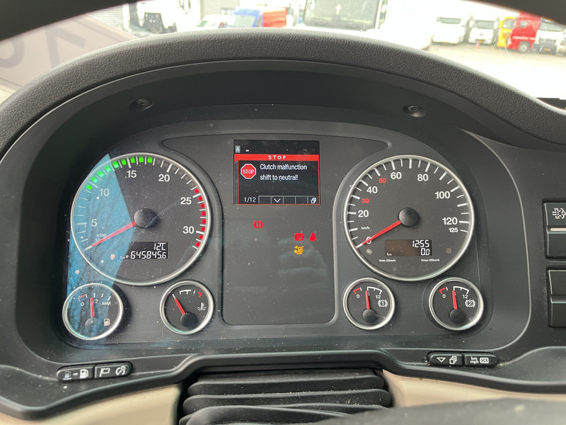 MAN TGX 18.460 XXL / Motor Defect -> Not Running / Retarder / 645 dkm / 2 Tanks - Nyergesvontató: 4 kép. MAN TGX 18.460 XXL / Motor Defect -> Not Running / Retarder / 645 dkm / 2 Tanks - Nyergesvontató: 4 kép.