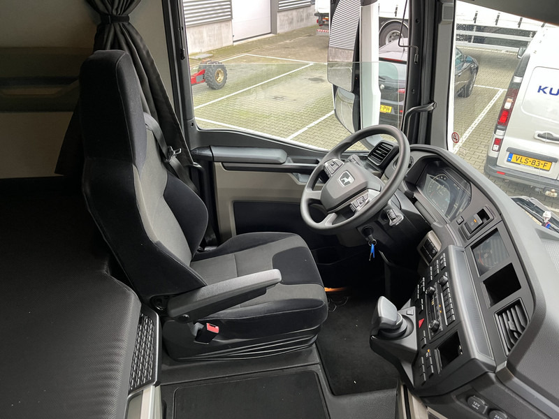 MAN TGX 18.470 GX / ZF Retarder / Full LED / 2 Tanks / APK TUV 01-26 - Nyergesvontató: 3 kép. MAN TGX 18.470 GX / ZF Retarder / Full LED / 2 Tanks / APK TUV 01-26 - Nyergesvontató: 3 kép.