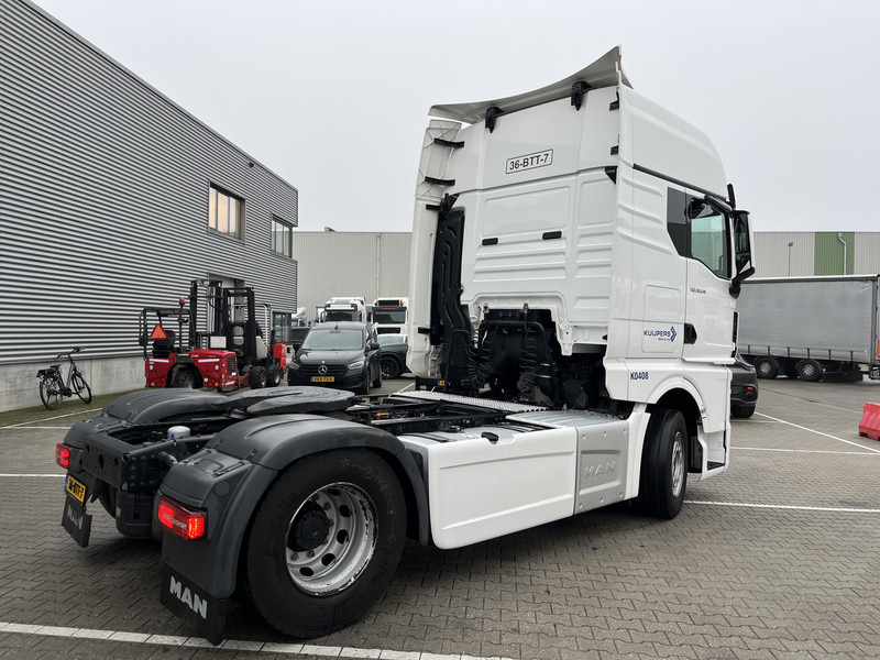MAN TGX 18.510 GX / 2 Tanks / Full Spoiler / APK TUV 01-26 - Nyergesvontató: 2 kép. MAN TGX 18.510 GX / 2 Tanks / Full Spoiler / APK TUV 01-26 - Nyergesvontató: 2 kép.
