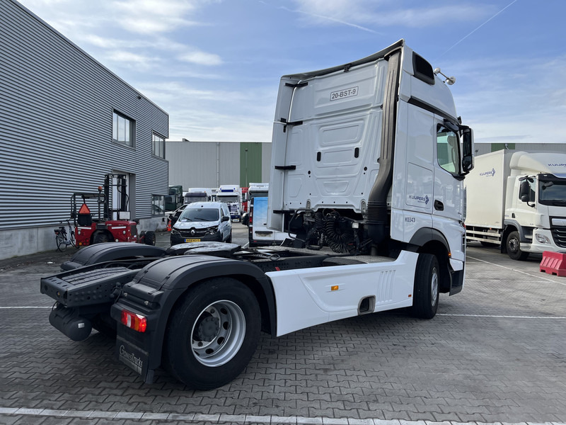 Mercedes-Benz Actros 1842 Gigaspace / 298 km / Full Spoiler / NL truck - Nyergesvontató: 2 kép. Mercedes-Benz Actros 1842 Gigaspace / 298 km / Full Spoiler / NL truck - Nyergesvontató: 2 kép.