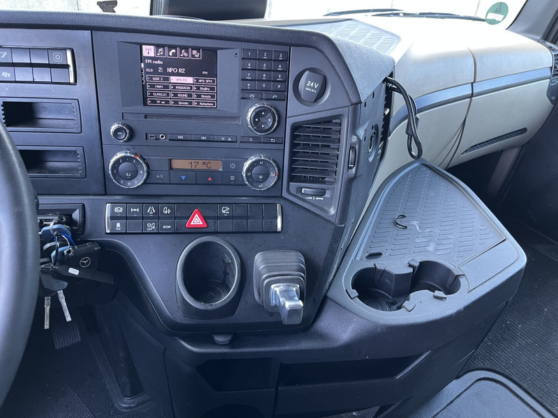 Mercedes-Benz Actros 1842 StreamSpace / 939 dkm / 2 Tanks / NL Truck - Nyergesvontató: 5 kép. Mercedes-Benz Actros 1842 StreamSpace / 939 dkm / 2 Tanks / NL Truck - Nyergesvontató: 5 kép.