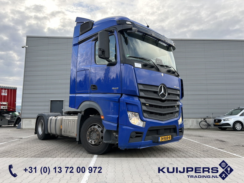Mercedes-Benz Actros 1842 StreamSpace / 939 dkm / 2 Tanks / NL Truck - Nyergesvontató: 1 kép. Mercedes-Benz Actros 1842 StreamSpace / 939 dkm / 2 Tanks / NL Truck - Nyergesvontató: 1 kép.