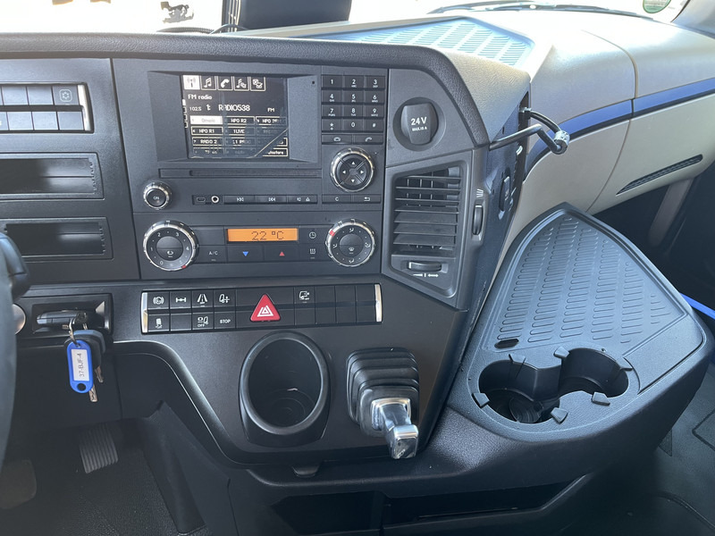 Mercedes-Benz Actros 1842 Streamspace / 937 dkm / 2 Tanks / NL Truck - Nyergesvontató: 5 kép. Mercedes-Benz Actros 1842 Streamspace / 937 dkm / 2 Tanks / NL Truck - Nyergesvontató: 5 kép.