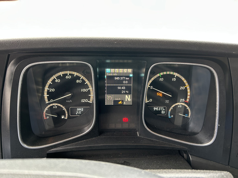 Mercedes-Benz Actros 1842 Streamspace / 945 dkm / 2 Tanks / NL Truck - Nyergesvontató: 4 kép. Mercedes-Benz Actros 1842 Streamspace / 945 dkm / 2 Tanks / NL Truck - Nyergesvontató: 4 kép.