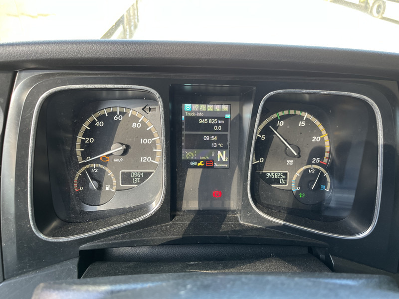Mercedes-Benz Actros 1842 Streamspace / 945 dkm / 2 Tanks / NL Truck - Nyergesvontató: 4 kép. Mercedes-Benz Actros 1842 Streamspace / 945 dkm / 2 Tanks / NL Truck - Nyergesvontató: 4 kép.