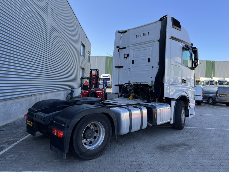 Mercedes-Benz Actros L 1845 Gigaspace / 2 Tanks / Stand Klima / APK TUV 11-25 - Nyergesvontató: 2 kép. Mercedes-Benz Actros L 1845 Gigaspace / 2 Tanks / Stand Klima / APK TUV 11-25 - Nyergesvontató: 2 kép.