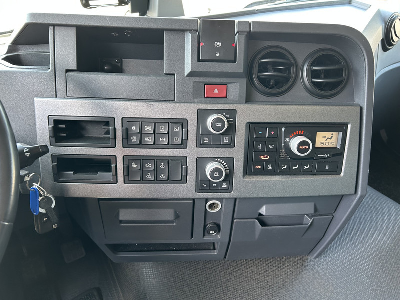 Renault T 460 Euro 6 D / 373 dkm / Smart Tacho / 2 Tanks / APK TUV 01-26 - Nyergesvontató: 5 kép. Renault T 460 Euro 6 D / 373 dkm / Smart Tacho / 2 Tanks / APK TUV 01-26 - Nyergesvontató: 5 kép.