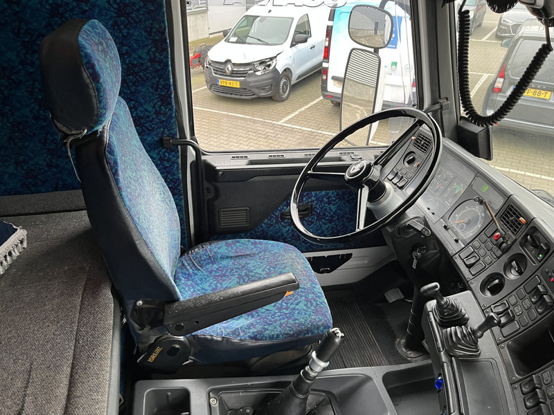 Scania R 143H V8 500 Streamline / V8 Sound / Retarder / Old Skool Classic - Nyergesvontató: 3 kép. Scania R 143H V8 500 Streamline / V8 Sound / Retarder / Old Skool Classic - Nyergesvontató: 3 kép.