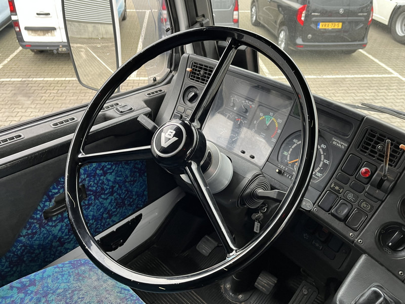Scania R 143H V8 500 Streamline / V8 Sound / Retarder / Old Skool Classic - Nyergesvontató: 4 kép. Scania R 143H V8 500 Streamline / V8 Sound / Retarder / Old Skool Classic - Nyergesvontató: 4 kép.
