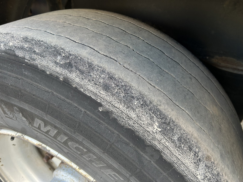 Ponyvás félpótkocsi Pacton T3-001 / Curtainside Trailer / BPW Drum / APK TUV 03-26: 10 kép.