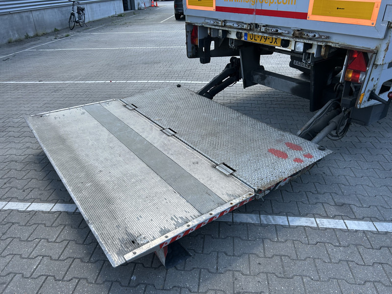 Renders ROC 12.10 City / Box / Loadlift 2000 kg / NL Trailer - Félpótkocsi dobozos: 5 kép. Renders ROC 12.10 City / Box / Loadlift 2000 kg / NL Trailer - Félpótkocsi dobozos: 5 kép.