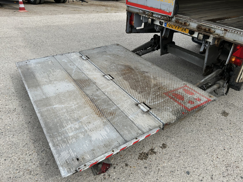 Renders ROC 12.10 City / Box / Loadlift 2000 kg / NL Trailer - Félpótkocsi dobozos: 5 kép. Renders ROC 12.10 City / Box / Loadlift 2000 kg / NL Trailer - Félpótkocsi dobozos: 5 kép.