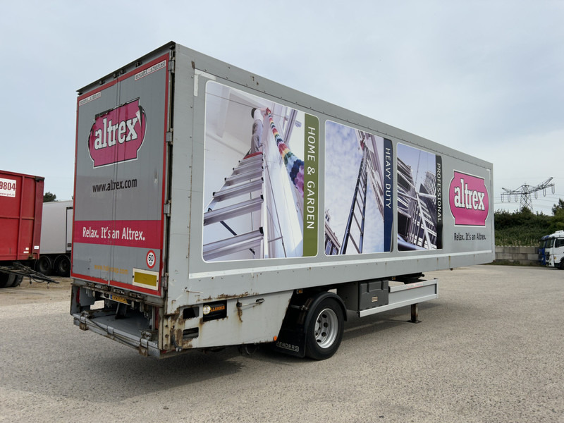 Renders ROC 12.10 City / Curtainside / Loadlift 2000 kg / NL Trailer - Ponyvás félpótkocsi: 2 kép. Renders ROC 12.10 City / Curtainside / Loadlift 2000 kg / NL Trailer - Ponyvás félpótkocsi: 2 kép.