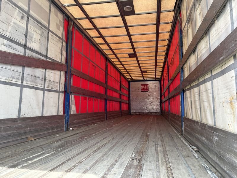 Renders ROC 12.18 / Curtainside / Loadlift / Lift + Steer Axle / Side Boards - Ponyvás félpótkocsi: 3 kép. Renders ROC 12.18 / Curtainside / Loadlift / Lift + Steer Axle / Side Boards - Ponyvás félpótkocsi: 3 kép.