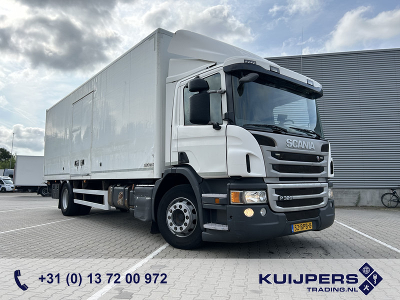 Scania P 320 / 18 ton / 545 dkm / Box 8 mtr / Loadlift / APK TUV 08-25 - Dobozos felépítményű teherautó: 1 kép. Scania P 320 / 18 ton / 545 dkm / Box 8 mtr / Loadlift / APK TUV 08-25 - Dobozos felépítményű teherautó: 1 kép.