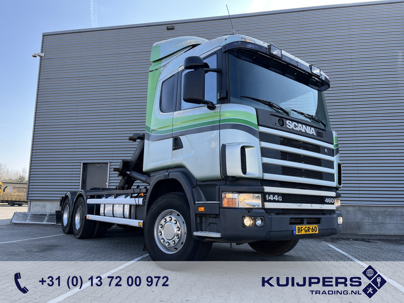 Scania R 144G V8 460 6x2 Boogie / 874 dkm / Blad - Blad / Hook Lift / NL Truck - Horgos rakodó teherautó: 1 kép. Scania R 144G V8 460 6x2 Boogie / 874 dkm / Blad - Blad / Hook Lift / NL Truck - Horgos rakodó teherautó: 1 kép.