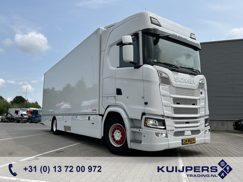 Scania S410 Highline / 491 dkm / Box 8.1 mtr / Laadklep 3000 kg - Dobozos felépítményű teherautó: 1 kép. Scania S410 Highline / 491 dkm / Box 8.1 mtr / Laadklep 3000 kg - Dobozos felépítményű teherautó: 1 kép.