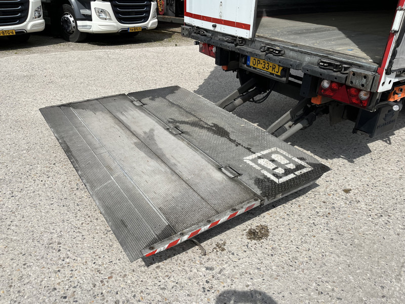Schmitz Cargobull SCB S2 / Box Trailer / Loadlift - Félpótkocsi mélybölcsős: 5 kép. Schmitz Cargobull SCB S2 / Box Trailer / Loadlift - Félpótkocsi mélybölcsős: 5 kép.