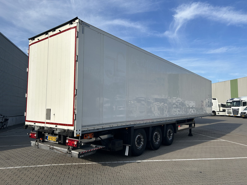 Schmitz Cargobull SCB S3B / Box / Loadlift / 2x Liftas / APK 03-26 - Félpótkocsi dobozos: 2 kép. Schmitz Cargobull SCB S3B / Box / Loadlift / 2x Liftas / APK 03-26 - Félpótkocsi dobozos: 2 kép.