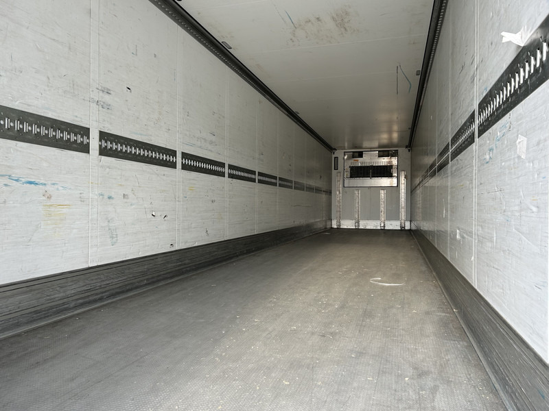 Schmitz Cargobull SCB S3B / Carrier Vector 1950 / Frigo Box / Loadlift / APK TUV 03-26 - Félpótkocsi hűtős: 3 kép. Schmitz Cargobull SCB S3B / Carrier Vector 1950 / Frigo Box / Loadlift / APK TUV 03-26 - Félpótkocsi hűtős: 3 kép.