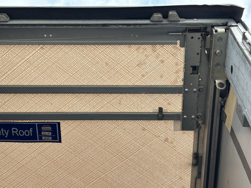 Schmitz Cargobull SCB S3T / Schuifzeil / Kooi Aap / Lift + Stuuras / APK 05-26 - Ponyvás félpótkocsi: 4 kép. Schmitz Cargobull SCB S3T / Schuifzeil / Kooi Aap / Lift + Stuuras / APK 05-26 - Ponyvás félpótkocsi: 4 kép.