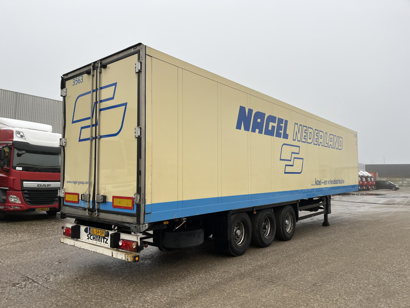 Schmitz Cargobull SKO 24L COOL / Carrier Vector 1850 / BPW Drum / Liftas / Frigo Box / NL Trailer - Félpótkocsi hűtős: 2 kép. Schmitz Cargobull SKO 24L COOL / Carrier Vector 1850 / BPW Drum / Liftas / Frigo Box / NL Trailer - Félpótkocsi hűtős: 2 kép.