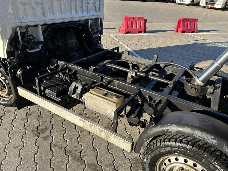 Billenőplatós kisteherautó Toyota Dyna 100 3.0 D-4D / Kipper - Tipper / Blad - Bald / APK TUV 07-26: 10 kép. Billenőplatós kisteherautó Toyota Dyna 100 3.0 D-4D / Kipper - Tipper / Blad - Bald / APK TUV 07-26: 10 kép.