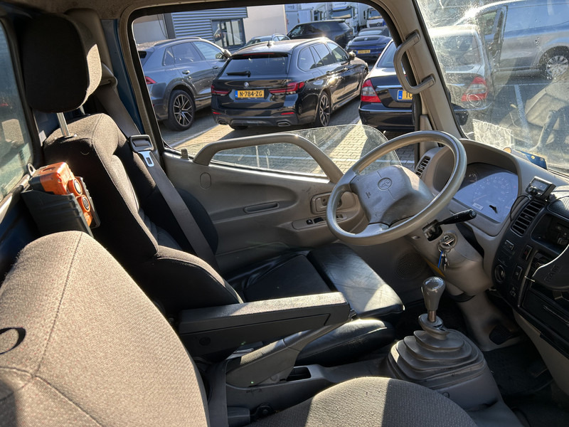 Toyota Dyna 100 3.0 D-4D / Kipper - Tipper / Blad - Bald / APK TUV 07-26 - Billenőplatós kisteherautó: 3 kép. Toyota Dyna 100 3.0 D-4D / Kipper - Tipper / Blad - Bald / APK TUV 07-26 - Billenőplatós kisteherautó: 3 kép.