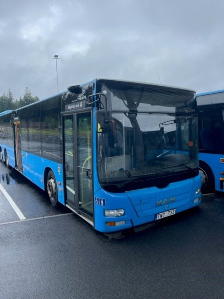 MAN Lions City A44 LLE Euro 6 - Városi busz: 2 kép. MAN Lions City A44 LLE Euro 6 - Városi busz: 2 kép.